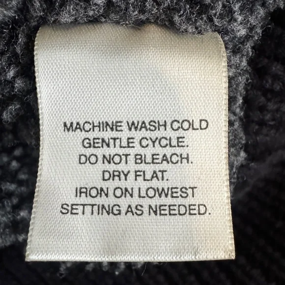 St. John’s Bay Snowflake Ski Zip Up Sweater Men’s L Black Red Cozy